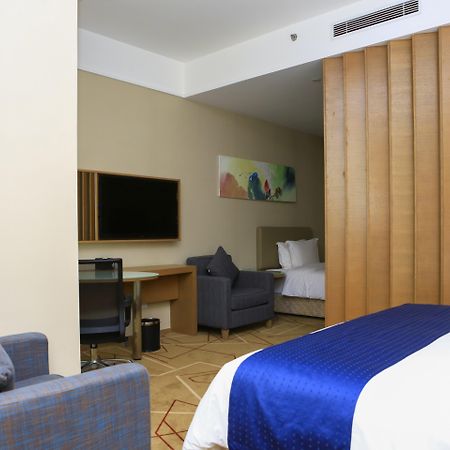 Holiday Inn Express Chengdu West Gate By Ihg Exteriör bild