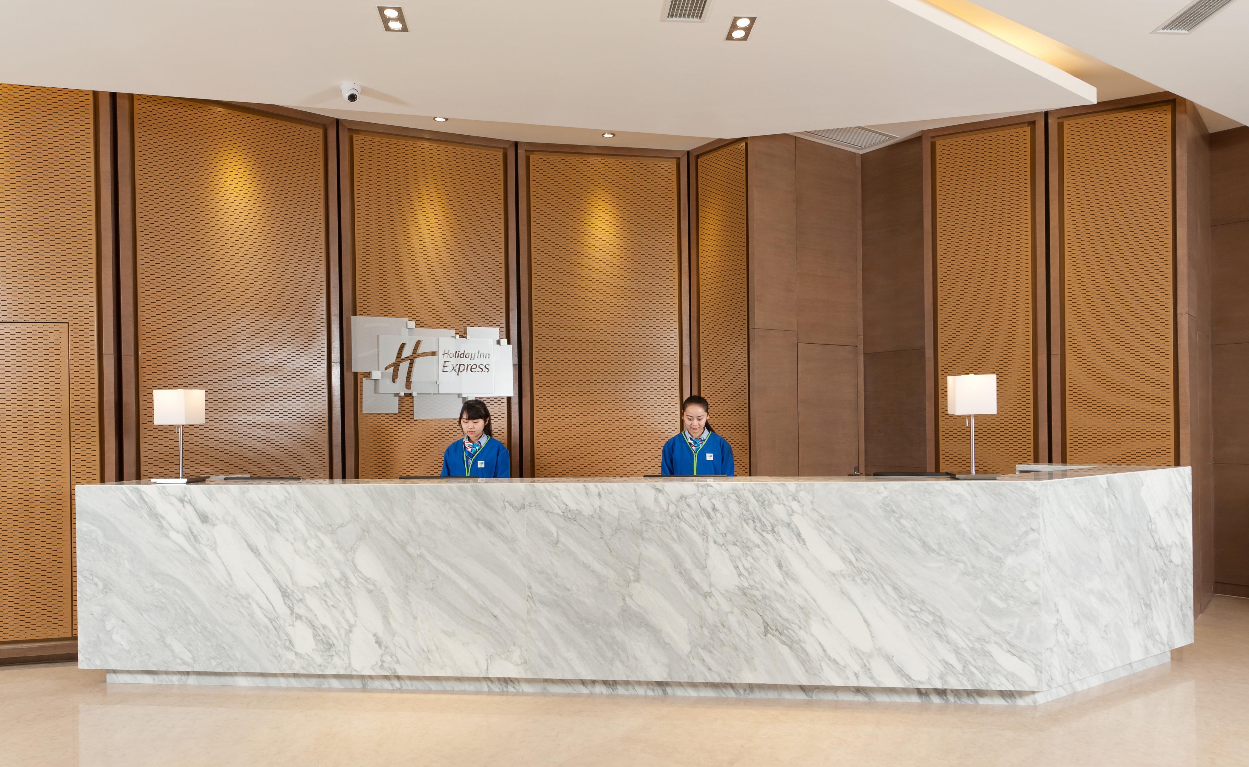 Holiday Inn Express Chengdu West Gate By Ihg Exteriör bild