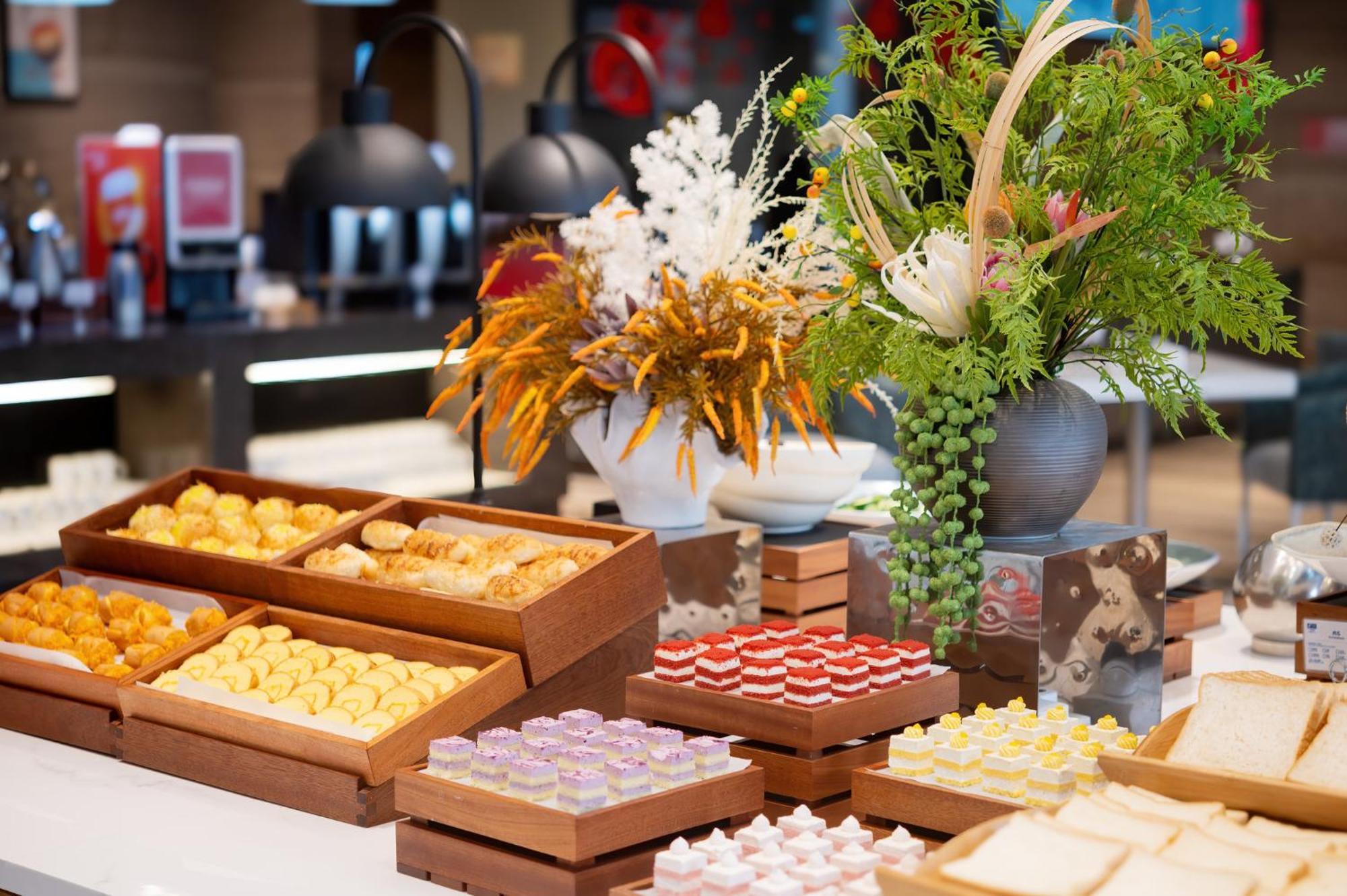 Holiday Inn Express Chengdu West Gate By Ihg Exteriör bild