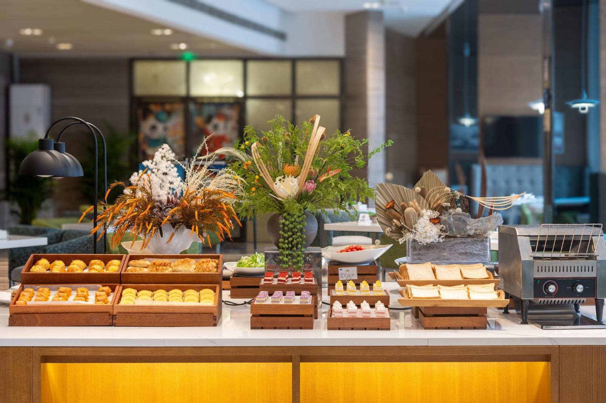 Holiday Inn Express Chengdu West Gate By Ihg Exteriör bild